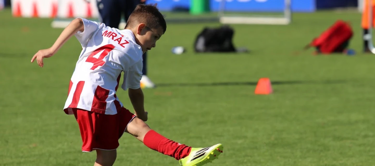 Úspěšný začátek června: druhé místo áčka, hattrick Revíka i deset branek Mráze