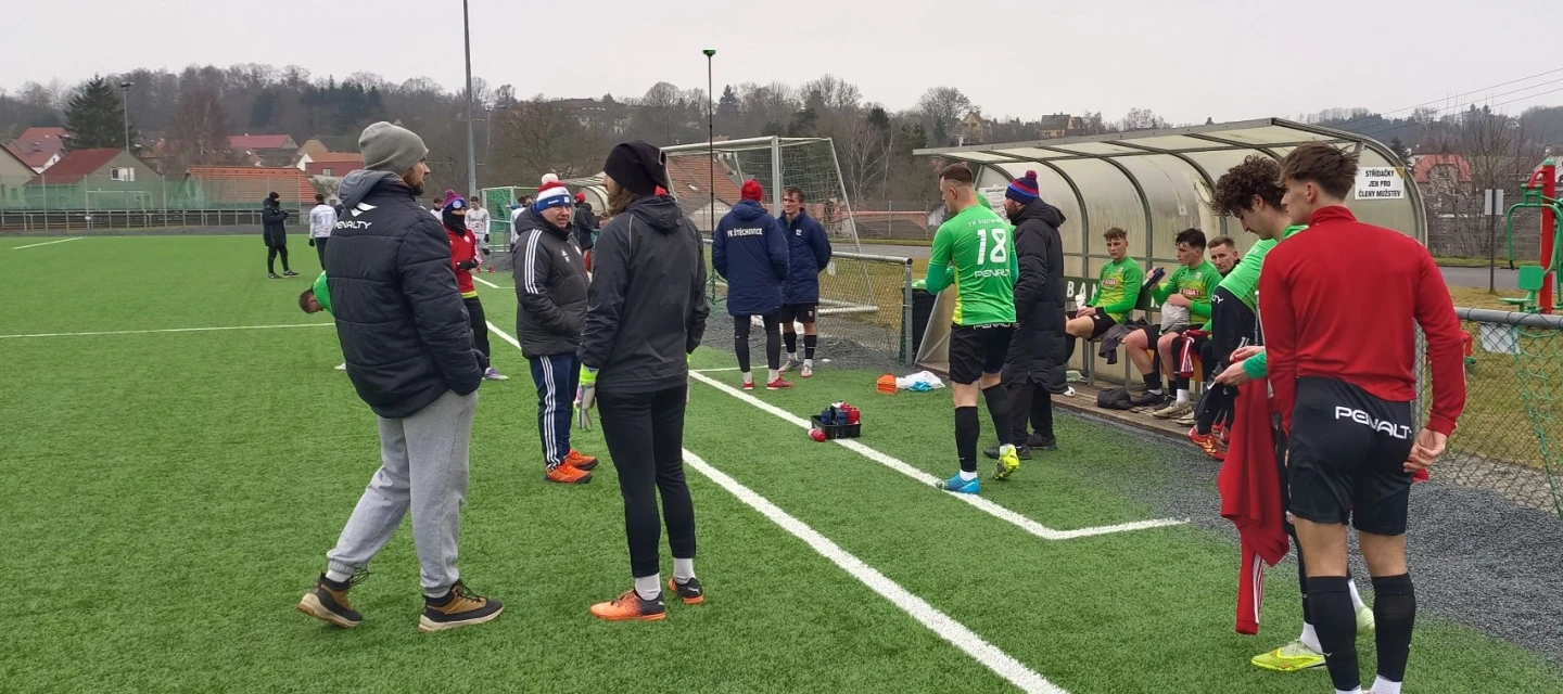 Valentýnské sobotní dopoledne v Rynholci bez vítěze, áčko se Slaným remizovalo