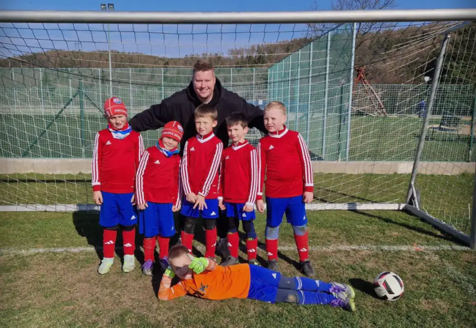 Pestrý Povltavský víkend! Hattricky Vrňáka a Švejdy, ztracená vedení i 26 gólů