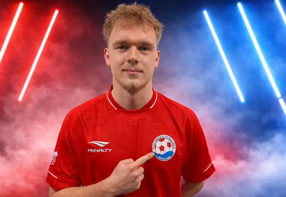 První zimní posilou záložník Denis Budínský